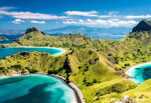 694032-2880x1260-desktop-dual-screen-komodo-island-background-image___responsive_1536_1024