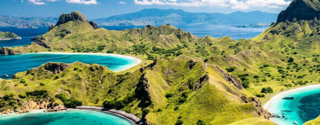 694032-2880x1260-desktop-dual-screen-komodo-island-background-image___responsive_1536_1024